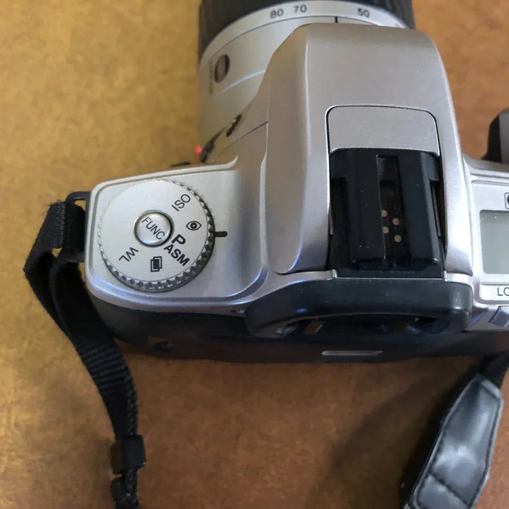 Minolta Maxxum STsi 35mm Film Camera with Minolta 28-80mm AF Zoom Lens